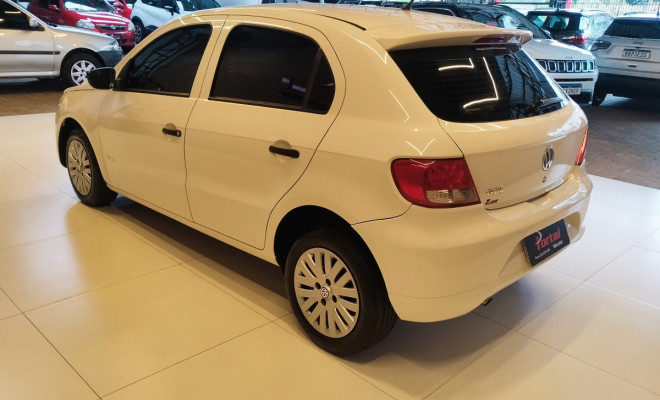 VW - VolksWagen Gol (novo) 1.0 Mi Total Flex 8V 4p 2011 Flex-4