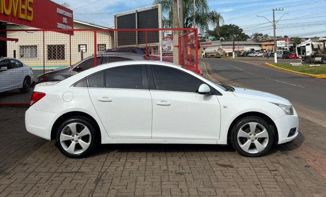 GM - Chevrolet CRUZE LT 1.8 16V FlexPower 4p Aut. 2013 Flex-4