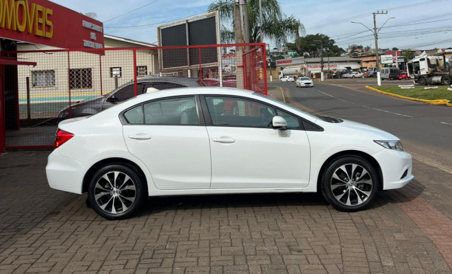 Honda Civic Sedan LXS 1.8/1.8 Flex 16V Aut. 4p 2016 Flex-4