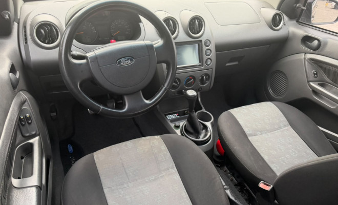 Ford Fiesta Sed. 1.6 8V Flex 4p 2005 Flex-6