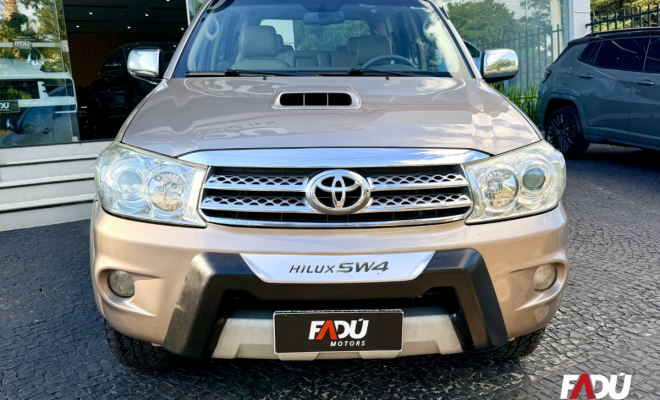 Toyota Hilux SW4 SRV D4-D 4x4 3.0 TDI Dies. Aut 2011 Diesel-0