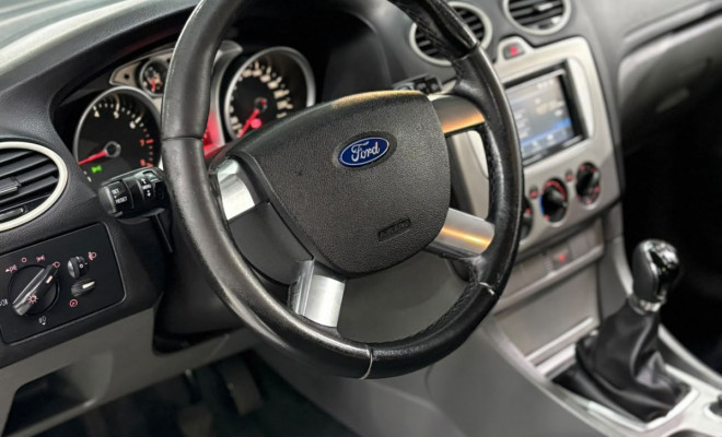 Ford Focus 1.6 S/SE/SE Plus Flex 8V/16V  5p 2012 Flex-8