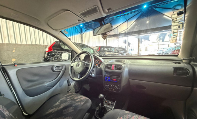 GM - Chevrolet Corsa Hatchback 1.0 MPFI 8V 71cv 5p 2004 Flex-8