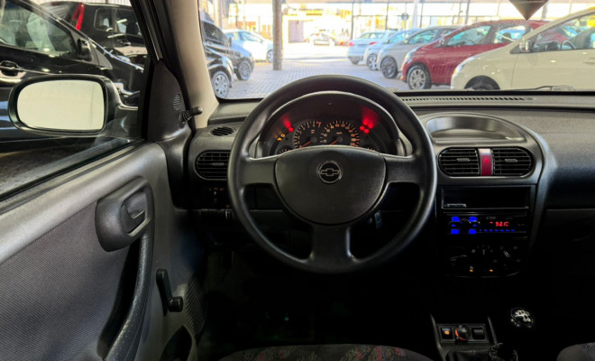 GM - Chevrolet Corsa Hatchback 1.0 MPFI 8V 71cv 5p 2004 Flex-7