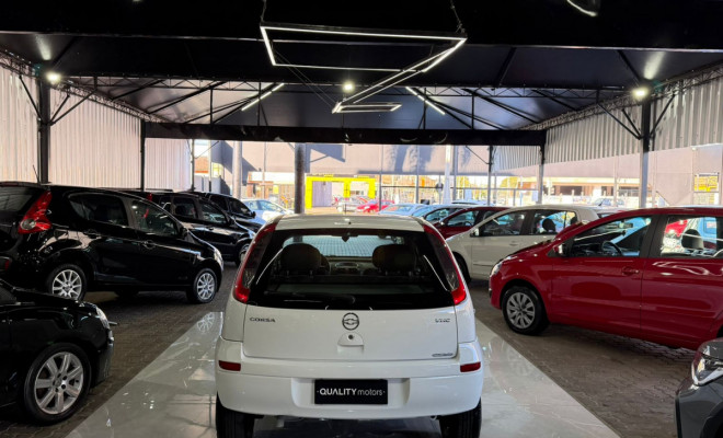 GM - Chevrolet Corsa Hatchback 1.0 MPFI 8V 71cv 5p 2004 Flex-3
