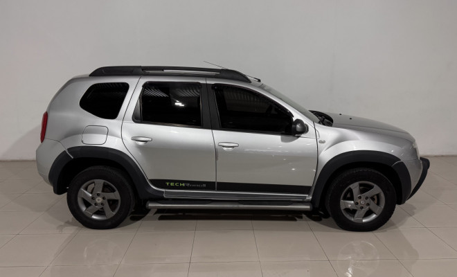 Renault DUSTER TECHROAD 4X4 2.0 16V Mec. 2015 Flex-6