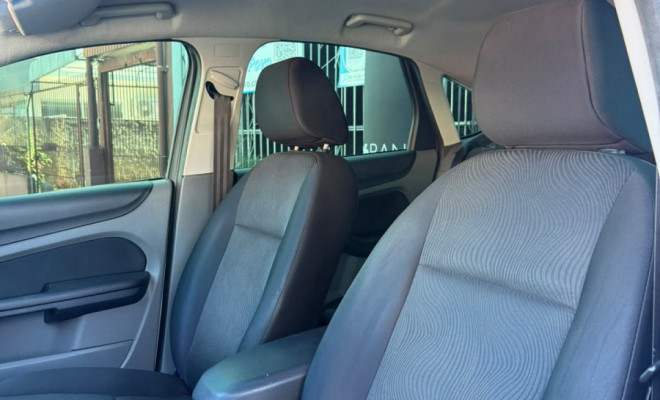 Ford Focus 1.6 S/SE/SE Plus Flex 8V/16V  5p 2011 Flex-10