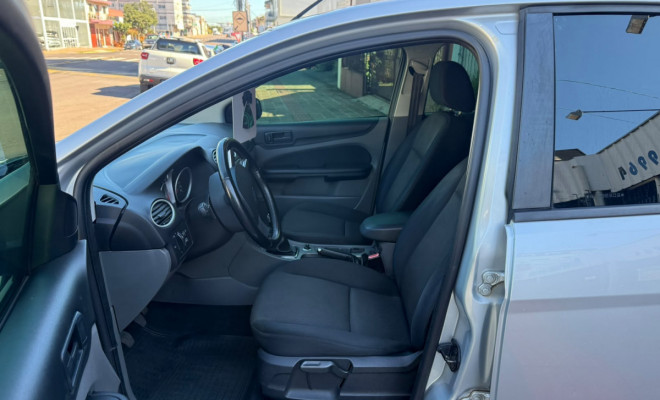 Ford Focus 1.6 S/SE/SE Plus Flex 8V/16V  5p 2011 Flex-8