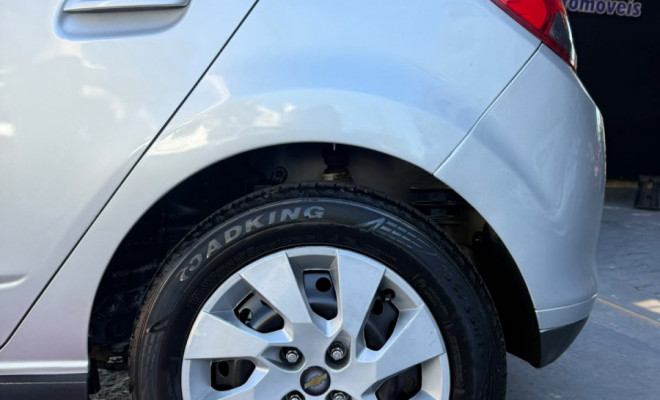 GM - Chevrolet ONIX HATCH LT 1.4 8V FlexPower 5p Mec. 2015 Flex-10