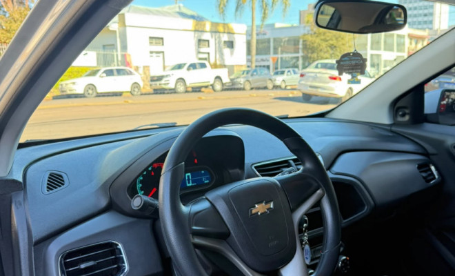 GM - Chevrolet ONIX HATCH LT 1.4 8V FlexPower 5p Mec. 2015 Flex-4