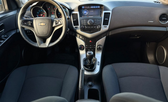 GM - Chevrolet CRUZE LT 1.8 16V FlexPower 4p Mec. 2013 Flex-10