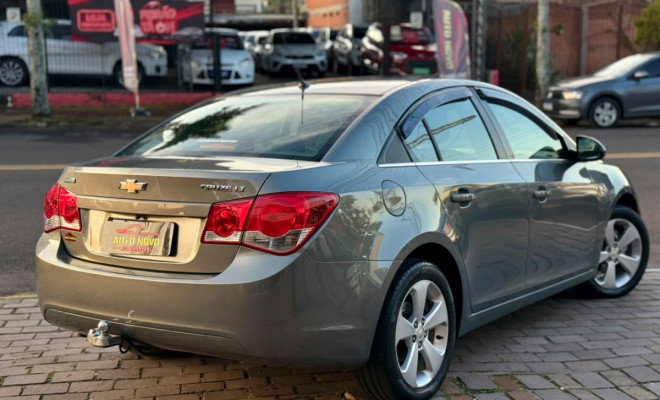 GM - Chevrolet CRUZE LT 1.8 16V FlexPower 4p Mec. 2013 Flex-4