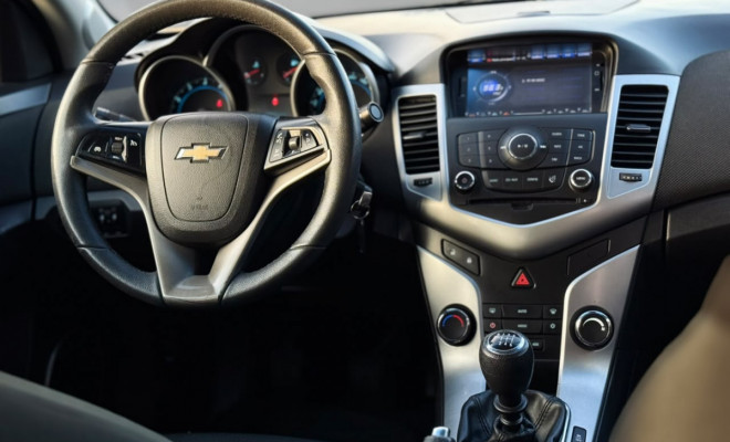 GM - Chevrolet CRUZE LT 1.8 16V FlexPower 4p Mec. 2013 Flex-9
