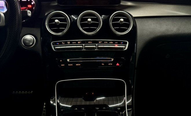 Mercedes-Benz GLC 250 Coupe Highway 4MATIC 2.0 TB Aut. 2018 Gasolina-7