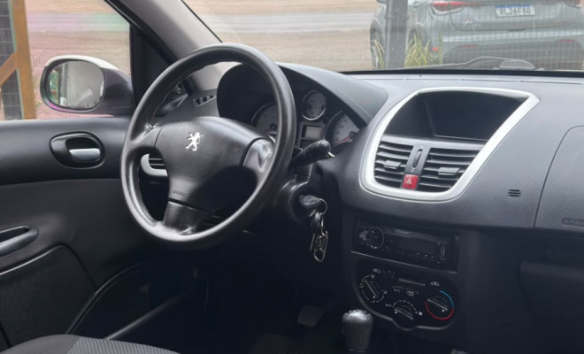 Peugeot 207 Sedan Passion XR 1.4 Flex 8V 4p 2013 Flex-4