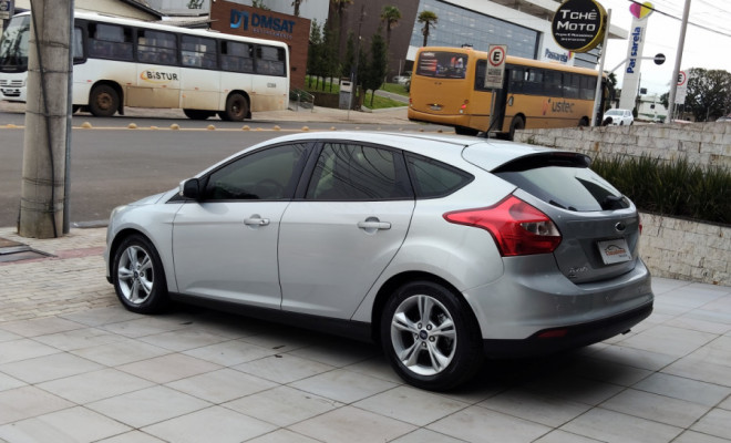Ford Focus 1.6 S/SE/SE Plus Flex 8V/16V  5p 2014 Flex-2