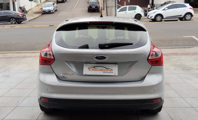 Ford Focus 1.6 S/SE/SE Plus Flex 8V/16V  5p 2014 Flex-4