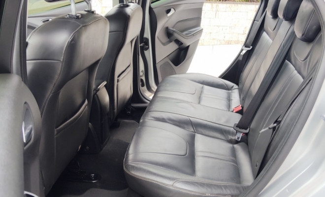 Ford Focus 1.6 S/SE/SE Plus Flex 8V/16V  5p 2014 Flex-12