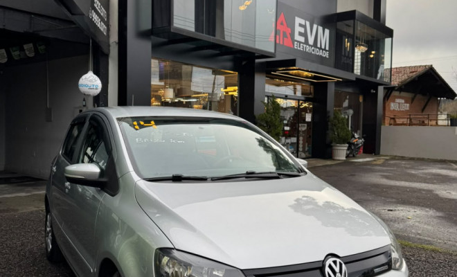 VW - VolksWagen Fox BLUEMOTION 1.0 Mi Total Flex 12V 5p 2014 Flex-0