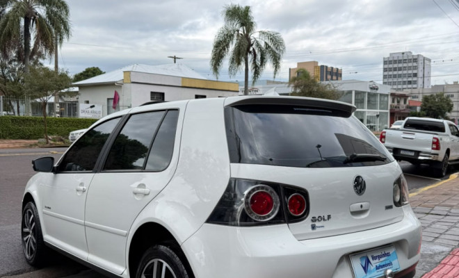 VW - VolksWagen Golf Sportline 1.6 Mi Total Flex 8V 4p 2013 Flex-6