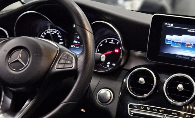 Mercedes-Benz C-250 Avantgarde 2.0 TB 211cv Aut. 2018 Gasolina-8