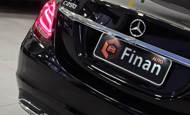 Mercedes-Benz C-250 Avantgarde 2.0 TB 211cv Aut. 2018 Gasolina-16