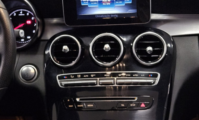 Mercedes-Benz C-250 Avantgarde 2.0 TB 211cv Aut. 2018 Gasolina-9