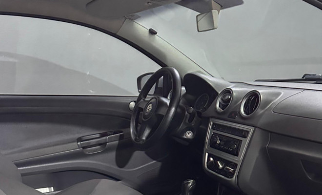 VW - VolksWagen Saveiro 1.6 Mi Total Flex 8V CE 2012 Flex-2