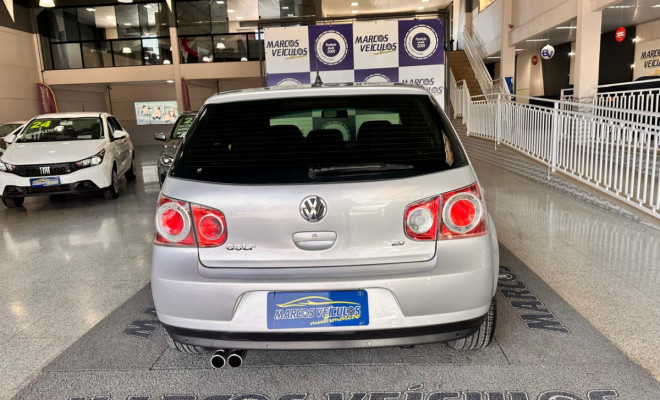 VW - VolksWagen Golf 2.0/ 2.0 Mi Flex Aut/Tiptronic. 2014 Flex-4