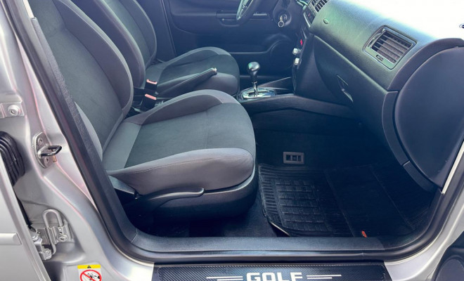 VW - VolksWagen Golf 2.0/ 2.0 Mi Flex Aut/Tiptronic. 2014 Flex-5