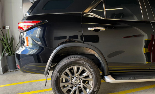 Toyota Hilux SW4 SRX 2.8 4x4 TDI 16V Diesel Aut. 2022-4