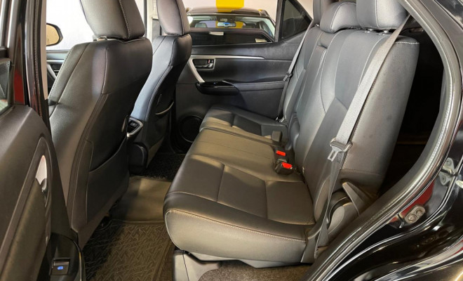 Toyota Hilux SW4 SRX 2.8 4x4 TDI 16V Diesel Aut. 2022-13