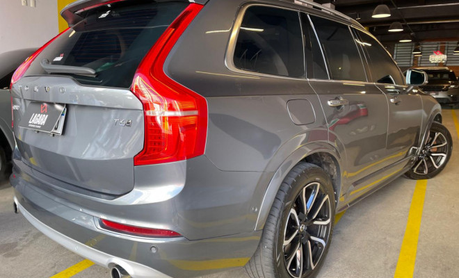 Volvo XC 90 T-6 Momentum 2.0 320cv Gasolina 2019-0