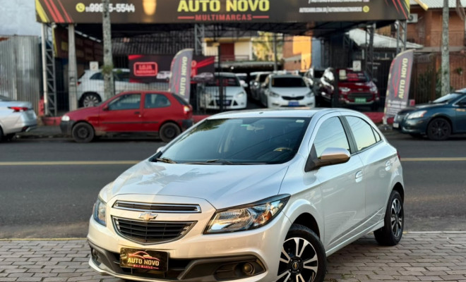 GM - Chevrolet ONIX HATCH LT 1.4 8V FlexPower 5p Mec. 2016 Flex