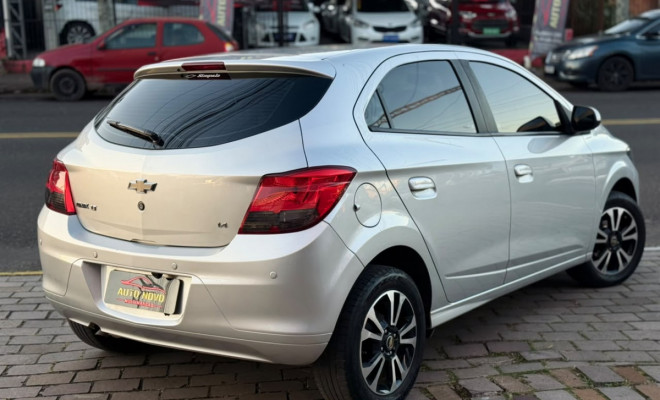 GM - Chevrolet ONIX HATCH LT 1.4 8V FlexPower 5p Mec. 2016 Flex-4