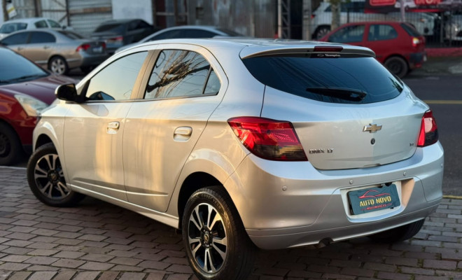 GM - Chevrolet ONIX HATCH LT 1.4 8V FlexPower 5p Mec. 2016 Flex-3