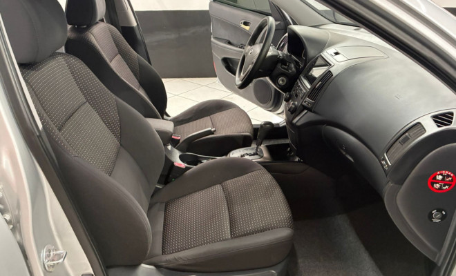 Hyundai i30 2.0 16V 145cv 5p Aut. 2010 Gasolina-7