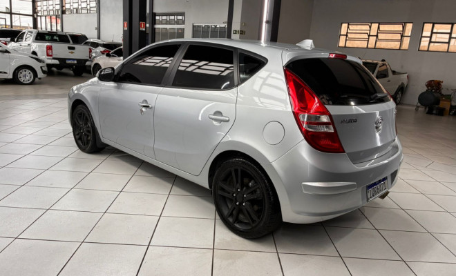 Hyundai i30 2.0 16V 145cv 5p Aut. 2010 Gasolina-2