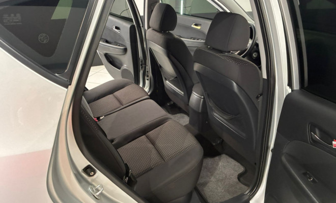 Hyundai i30 2.0 16V 145cv 5p Aut. 2010 Gasolina-8