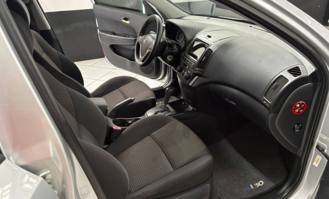 Hyundai i30 2.0 16V 145cv 5p Aut. 2010 Gasolina-13