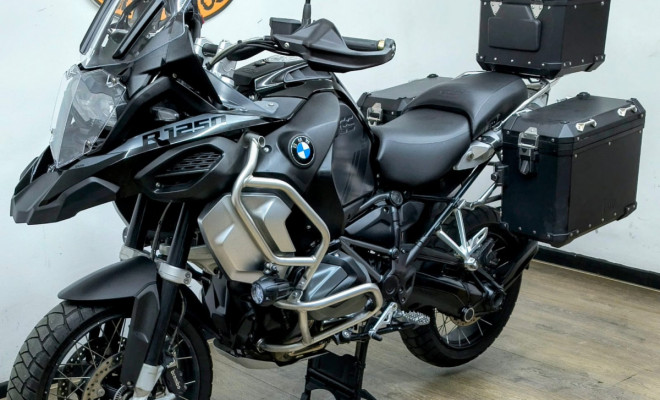 BMW R 1250 GS Adventure Premium Triple Black 2023 Gasolina-2