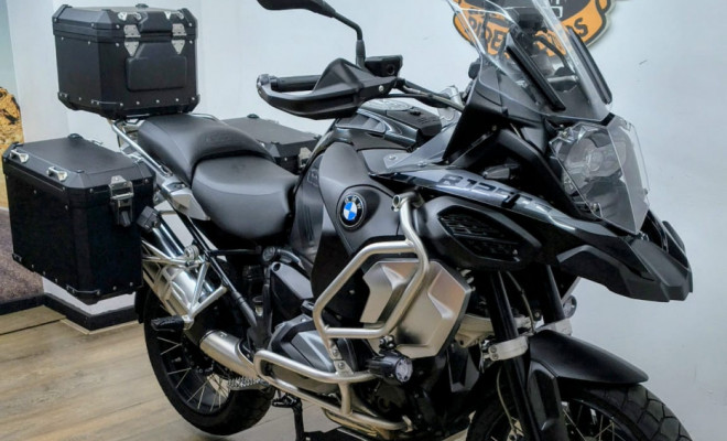 BMW R 1250 GS Adventure Premium Triple Black 2023 Gasolina-0