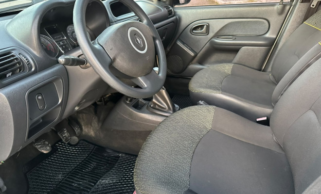 Renault Clio Expression 1.0 Flex - 2014-7