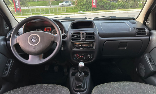 Renault Clio Expression 1.0 Flex - 2014-8