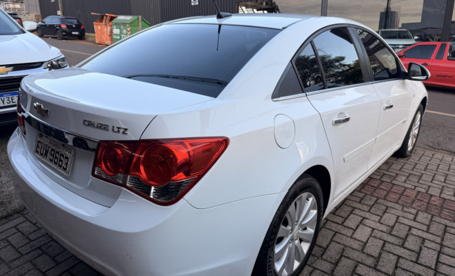 GM - Chevrolet CRUZE LTZ 1.8 16V FlexPower 4p Aut. 2013 Flex-2