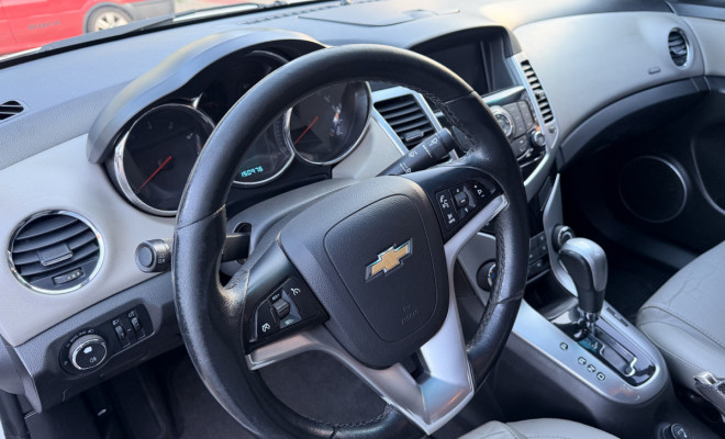GM - Chevrolet CRUZE LTZ 1.8 16V FlexPower 4p Aut. 2013 Flex-4