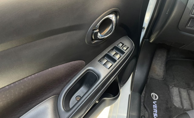 Nissan VERSA SV 1.6 16V FlexStart 4p Aut. 2019 Flex-3