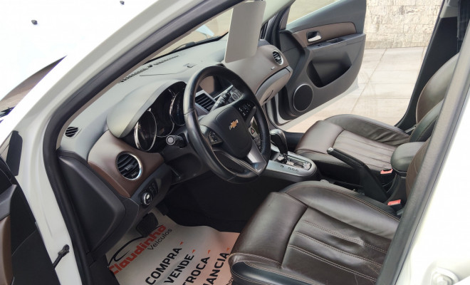 GM - Chevrolet CRUZE HB Sport LTZ 1.8 16V FlexP. 5p Aut 2015 Flex-9