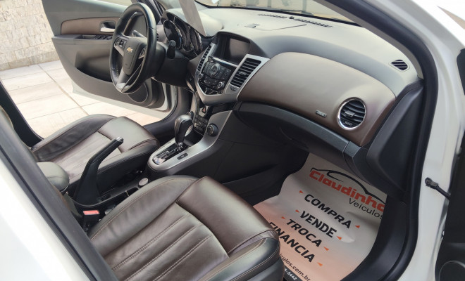 GM - Chevrolet CRUZE HB Sport LTZ 1.8 16V FlexP. 5p Aut 2015 Flex-8