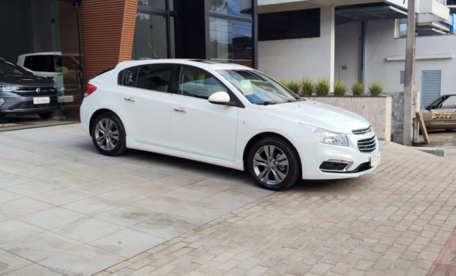 GM - Chevrolet CRUZE HB Sport LTZ 1.8 16V FlexP. 5p Aut 2015 Flex